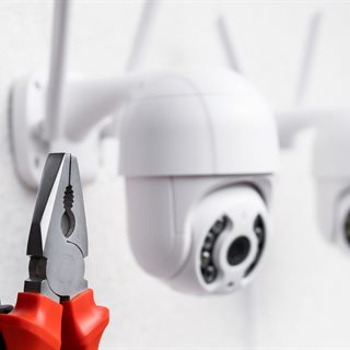 Câmara de videovigilância a ser instalada